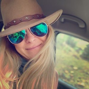 Meet your Posher, Erin